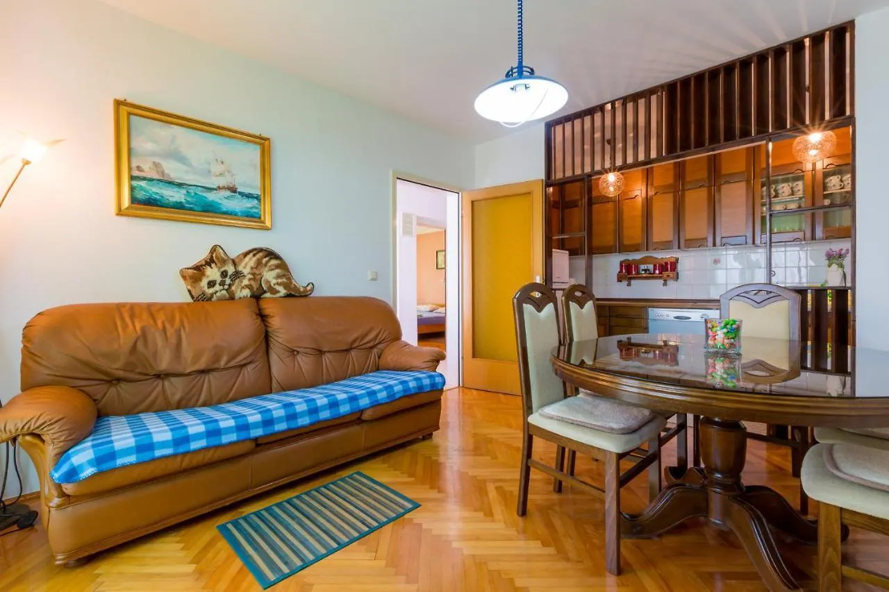 Dragiza Apartment Crikvenica 0*,